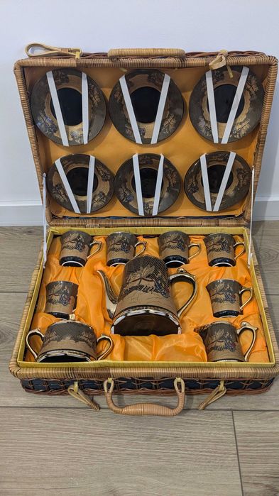 Сервиз кофейный в корзине