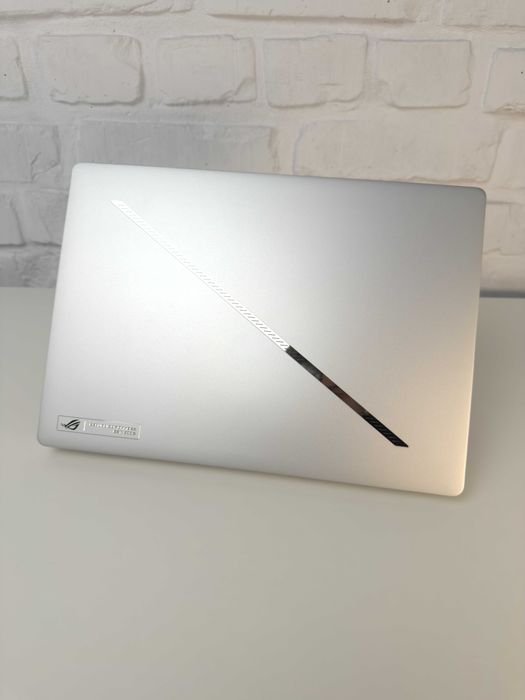 Zephyrus G14 3K OLED 120hz, R9 8945HS, RTX 4060, 16GB RAM, SSD 1TB