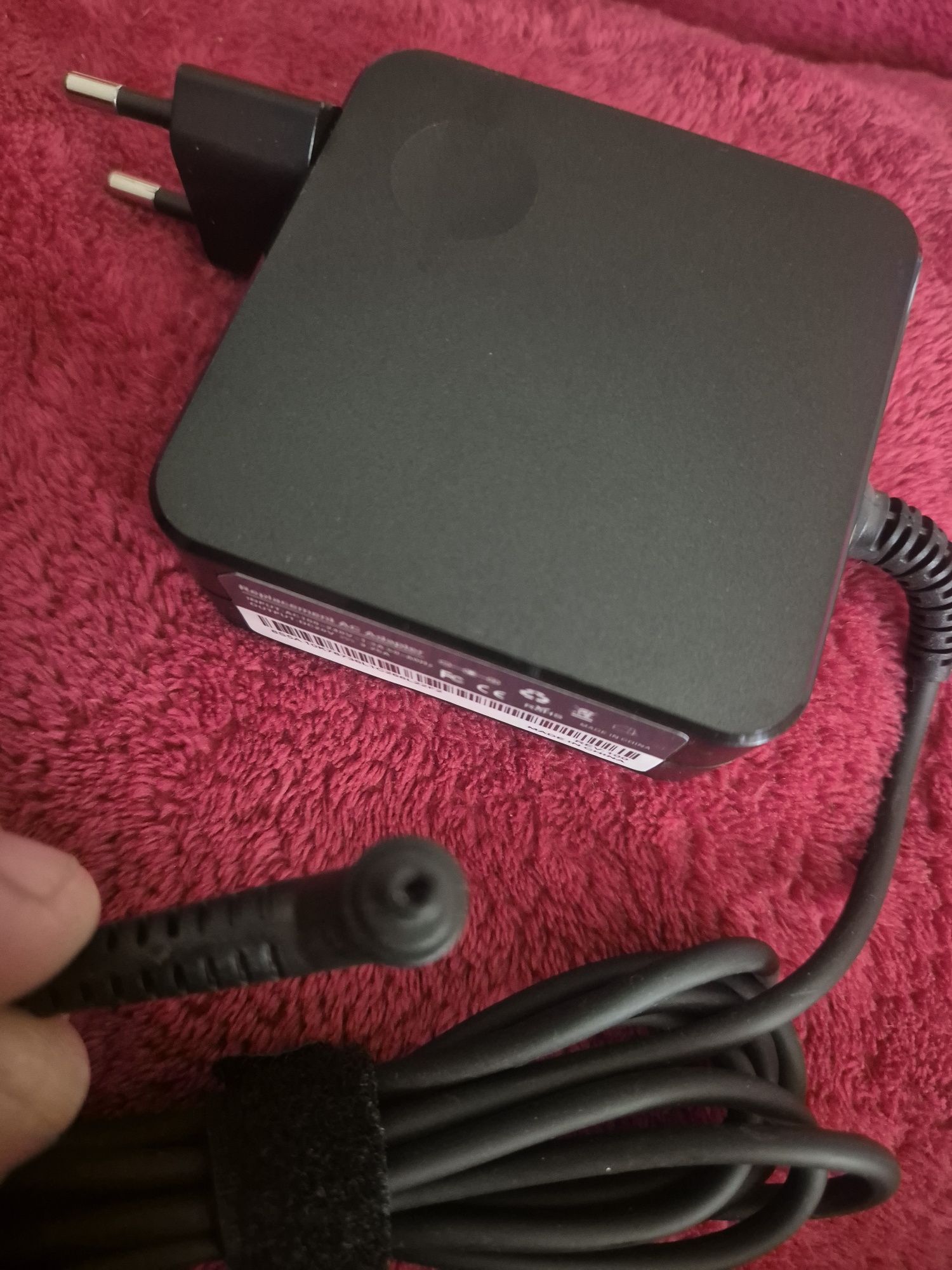 Ładowarka do laptopa 20volt 3.25a