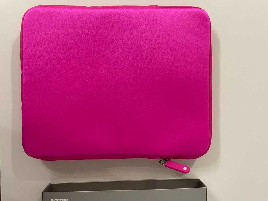 Etui "Incase" Neoprene Pro Sleeve for iPad Air & iPad 2,3,4"