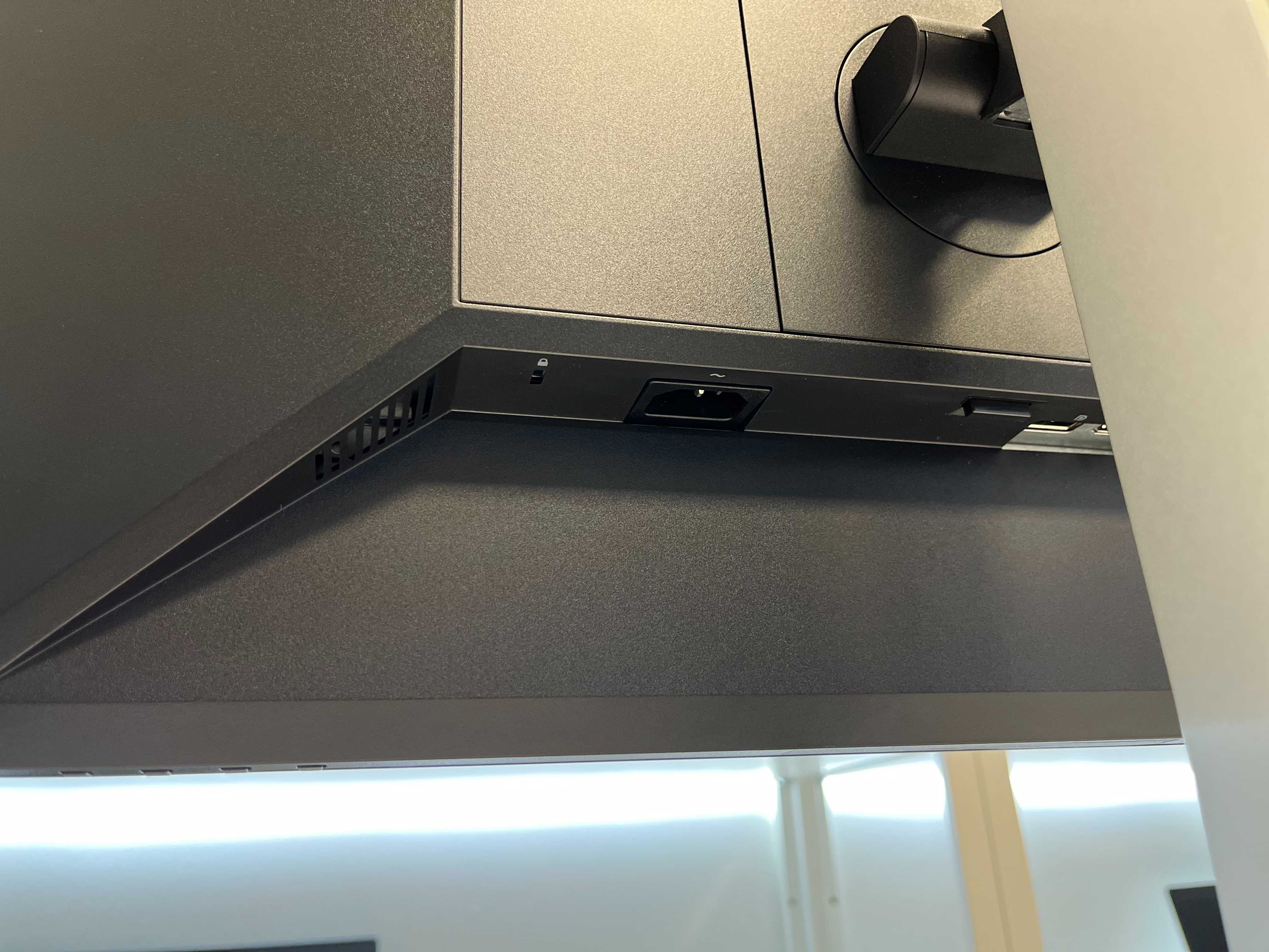Monitor HP E24 G4 24' FHD IPS Bezramkowy HDMI Klasa A