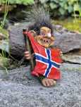 Figurka kolekcjonerska vintage troll norweski Norway z flagą