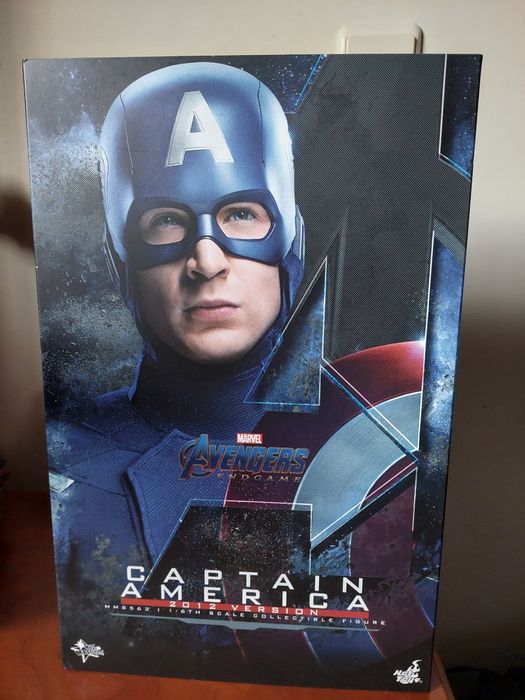Hot Toys Captain America (2012 version)