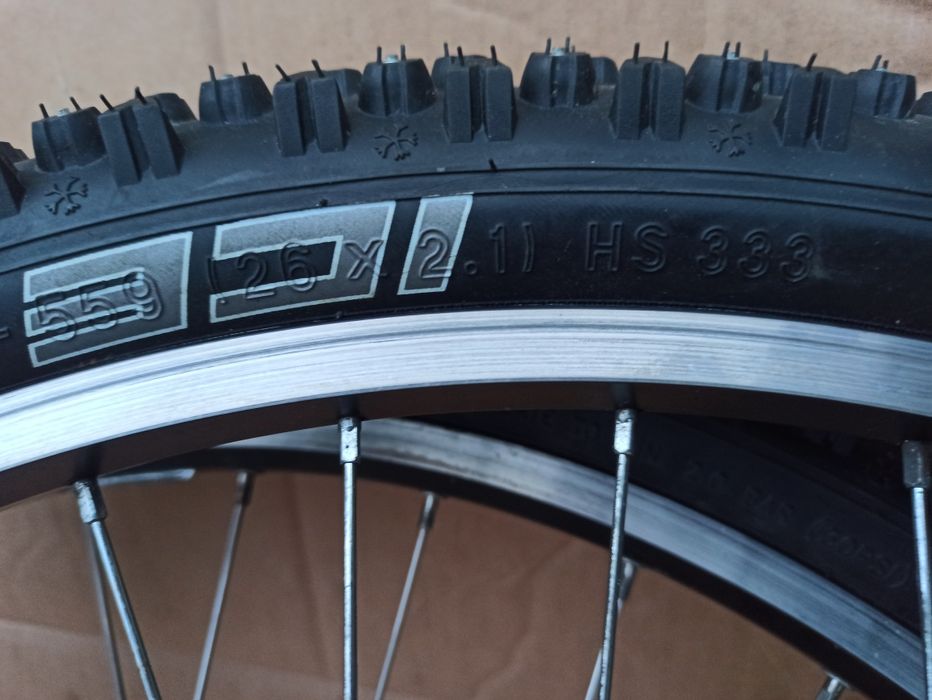 Koła 26 x 2,1 do górala SZWALBE ICE SPIKER HS 333 opony kolce