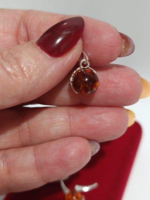 Srebrny komplet kolczyki wisiorek żołędzie z koniakowym bursztynem,925