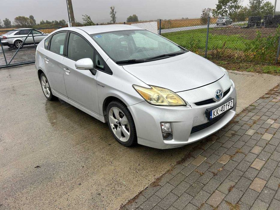 TOYOTA prius hybryda/benzyna/lpg 2011