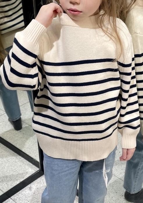 Теплий трикотажний светр Zara для дівчинки 6-7 років на зріст 120-122
