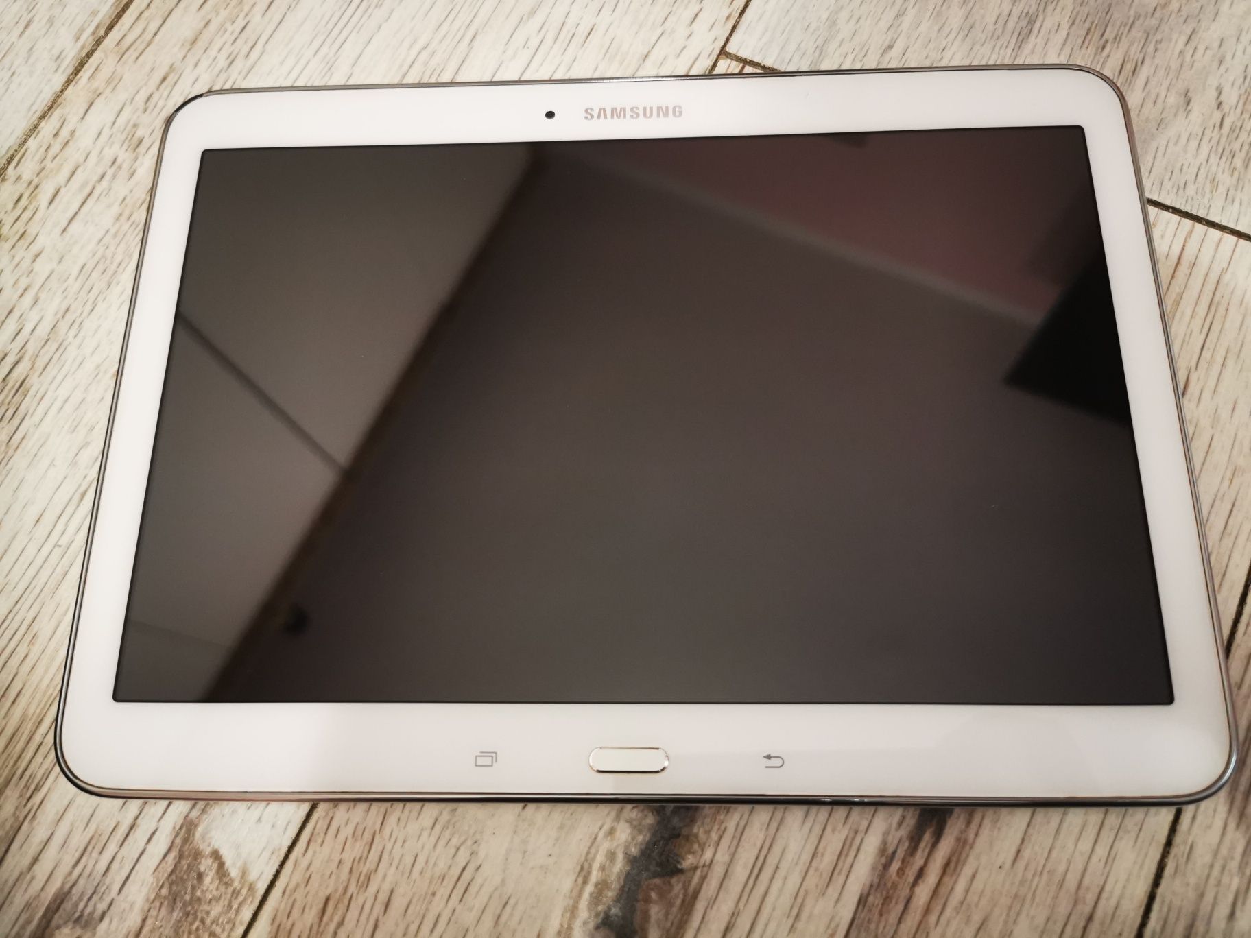 Tablet Samsung SM-T535 stan idealny