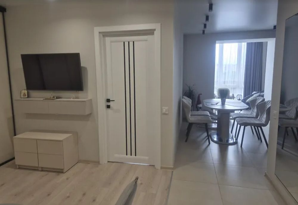 Продаж 1к квартири 43 кв. м на вул. Лепкого Богдана