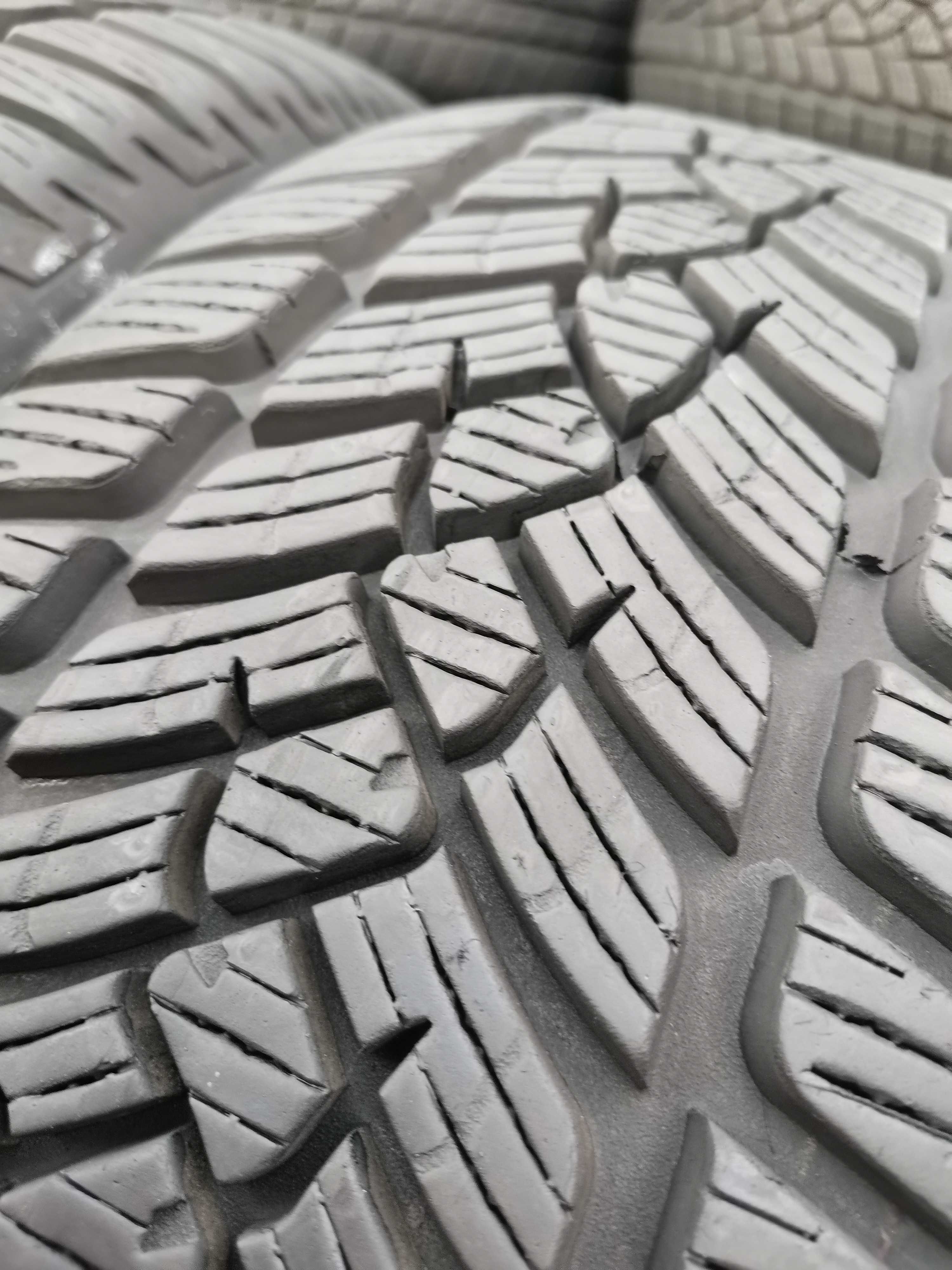 zima Fulda 205/55/16 z 2022r 8mm 4szt