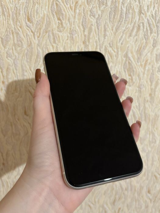 Продам iPhone 11 128GB (White)