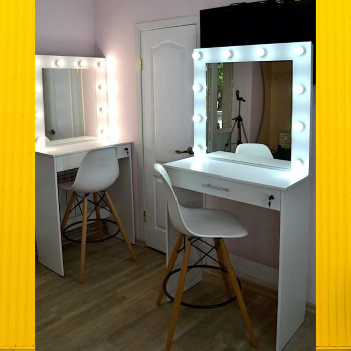 Туалетный столик с ящиками и подсветкой