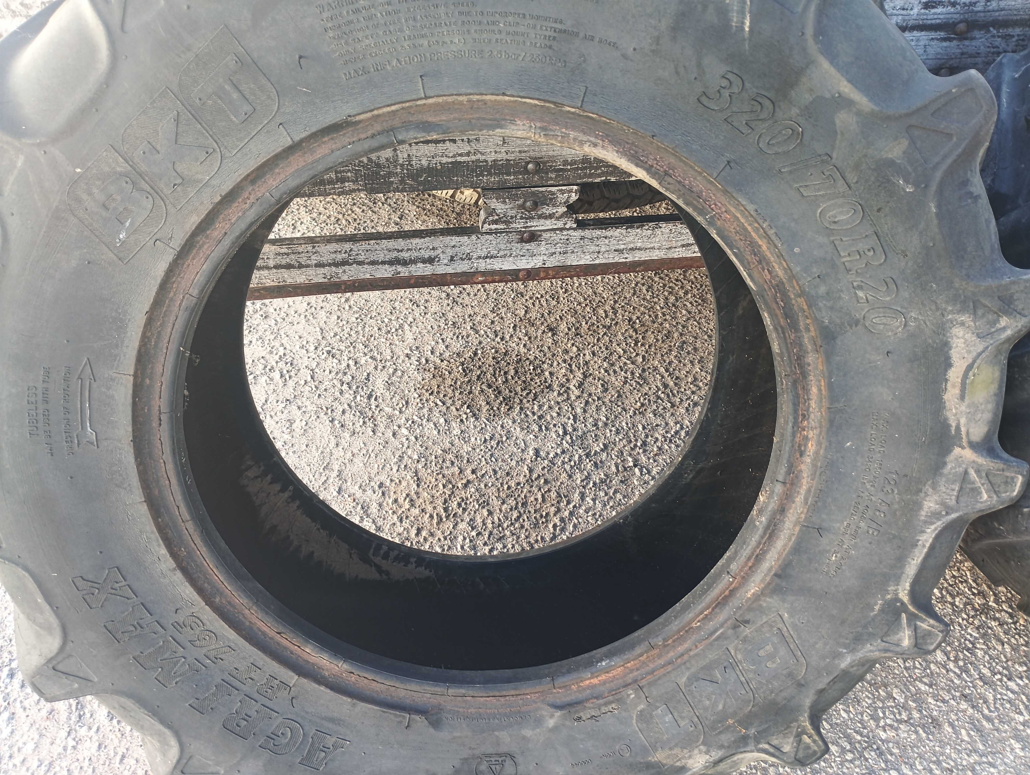 Pneus trator BKT