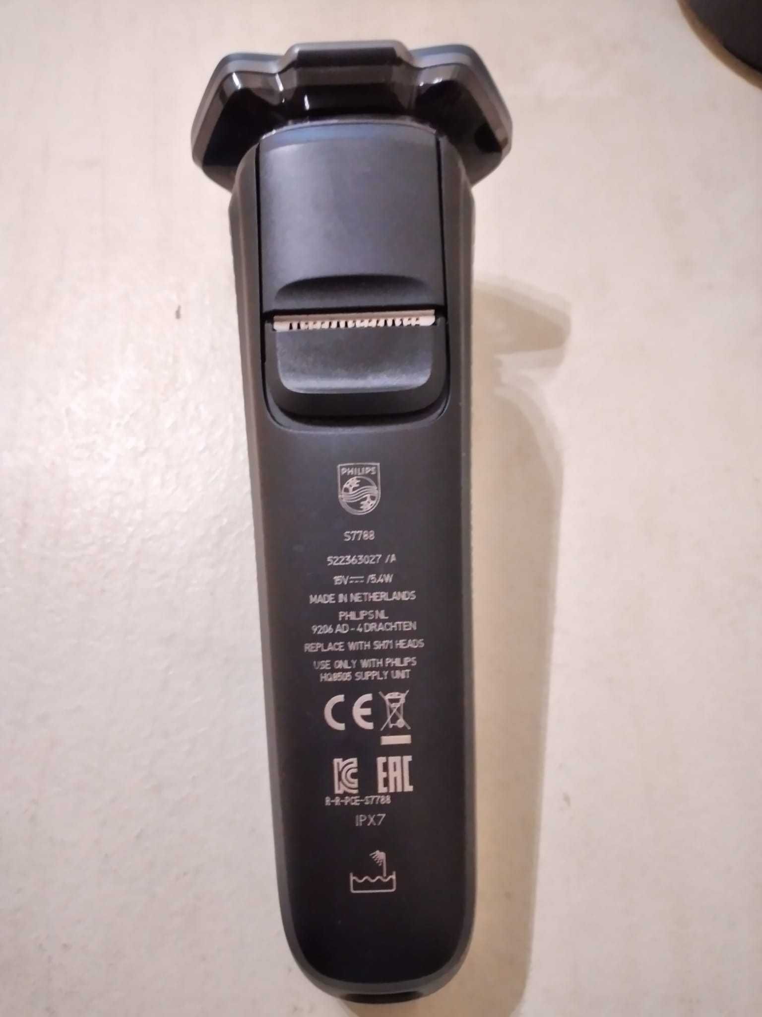 Máquina de Barbear S7000 Philips