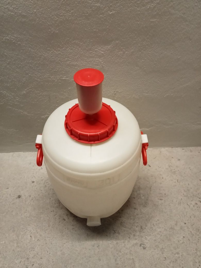 Graf fermentator na wino 30l. Balon, dymion