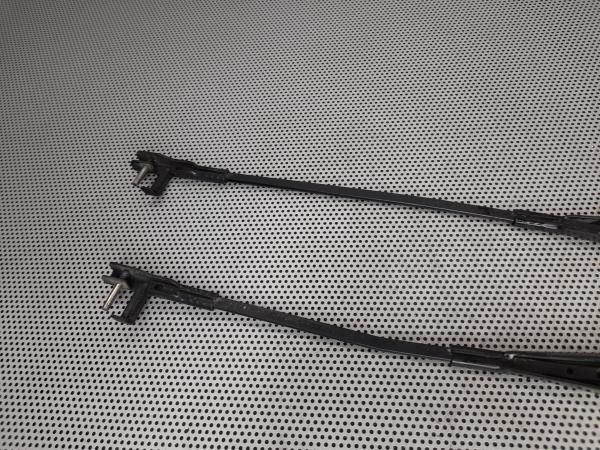 Haste / braço de escova limpa vidros frente direita OPEL Astra H Carav