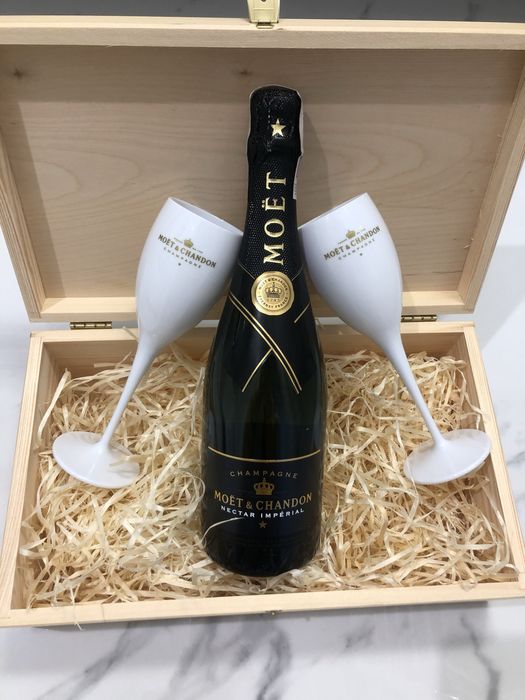 Piękne kieliszki Moët Chandon