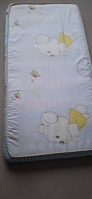 Матрац в дитяче ліжечко