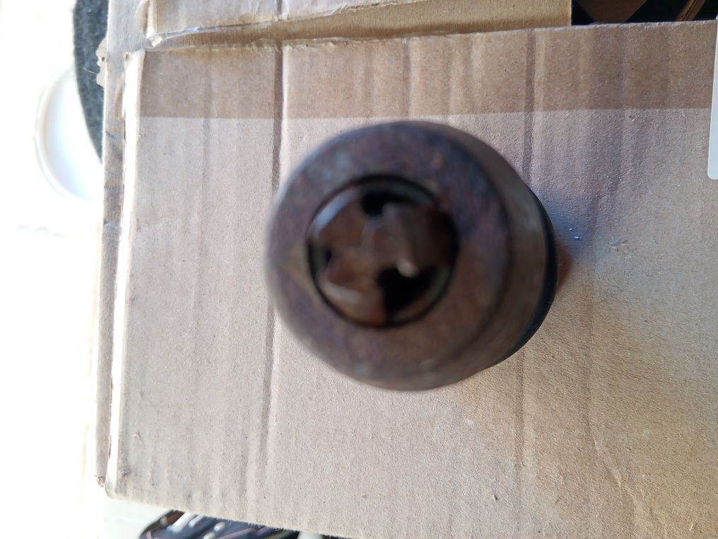 Bucha... Hilti...