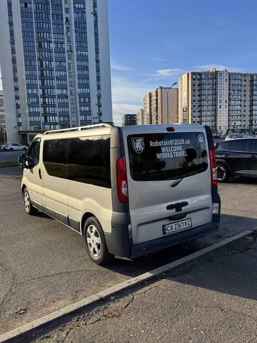 Renault Traffic 2011 року 2,0 дизель пасажир (8+1)