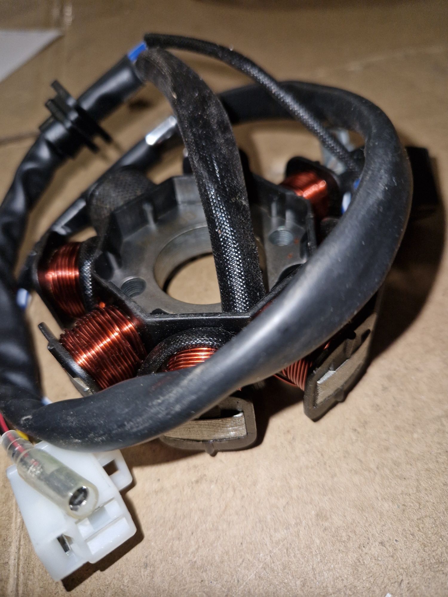 STATOR iskrownik 8 CEWEK 125 GY6 4T