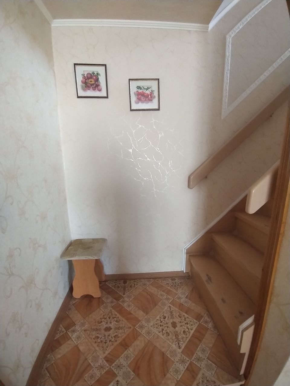 Продам 1/2 будинку, центр м. Дергачі