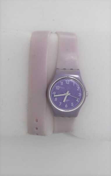 Zegarek Swatch z długim silikonowym paskiem