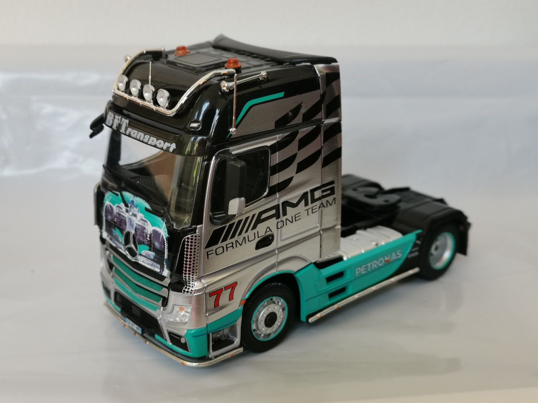 Вантажівка. Фура. Тягач. Автовоз. Вольво. сканіа.  scania. Фура. 1/43