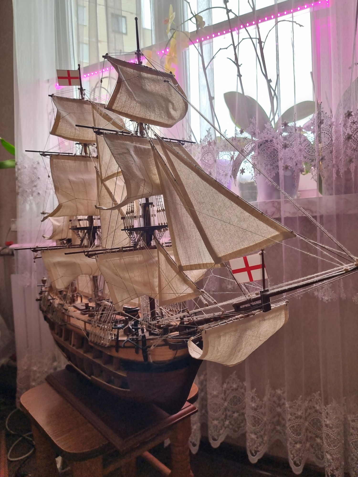 Деревянна модель корабля Баунті