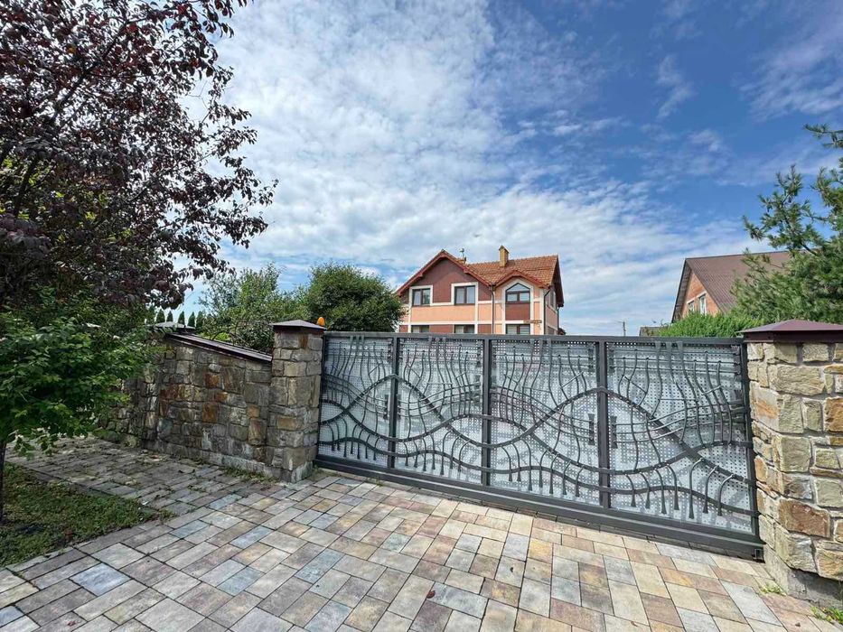 Будинок. Сокільники, вул.Успенська, 20 сот, гараж та гостьовий будинок