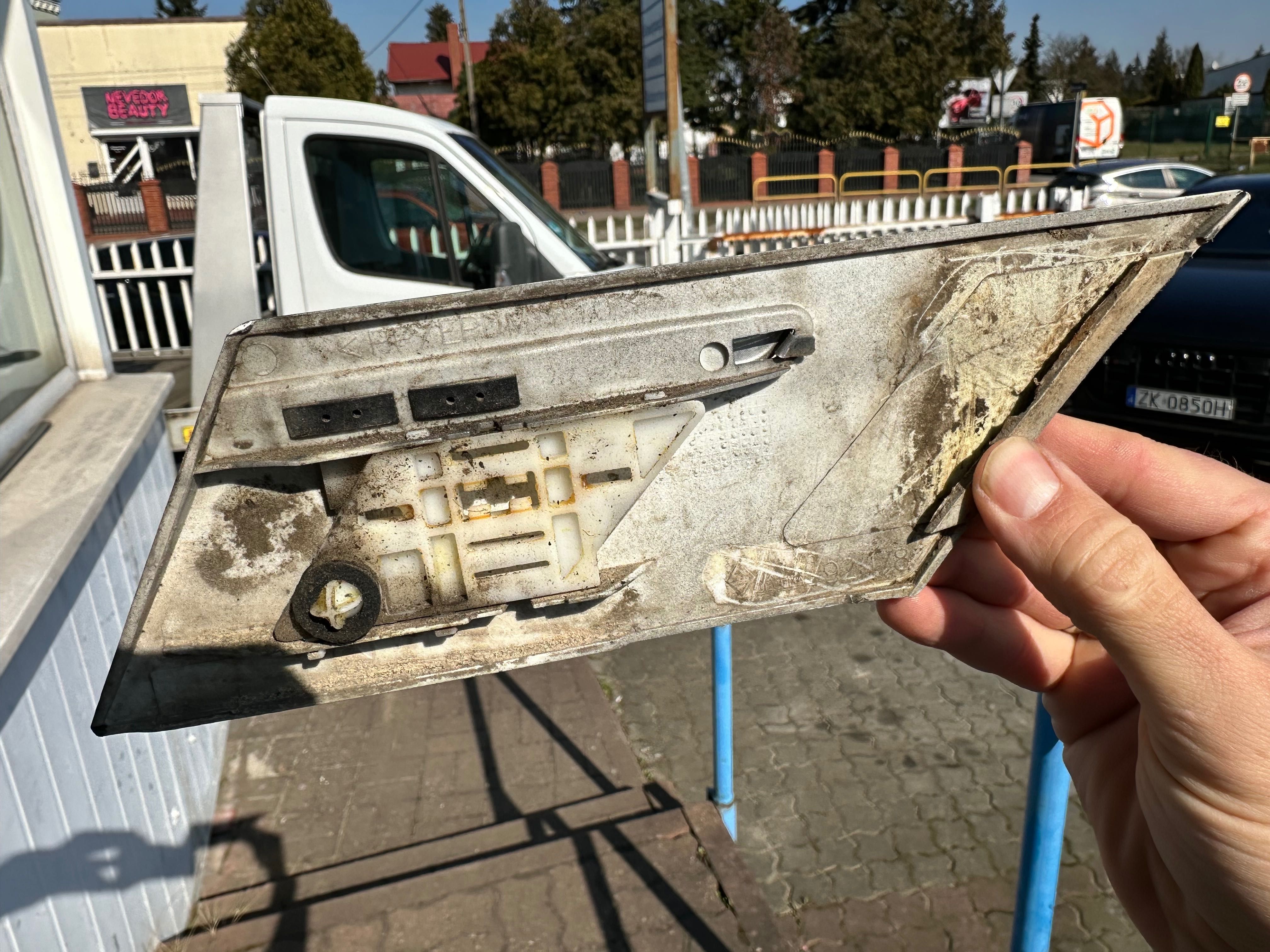 Mercedes b klasa w245 LISTWA błotnika nadkola chrom tył szara LAK 748
