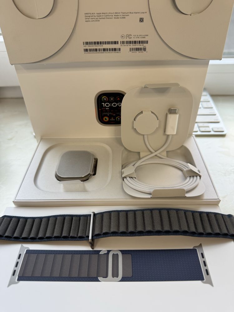 Смарт-годинник Apple Watch Ultra 2 49mm GPS + LTE Titanium Case MREP3