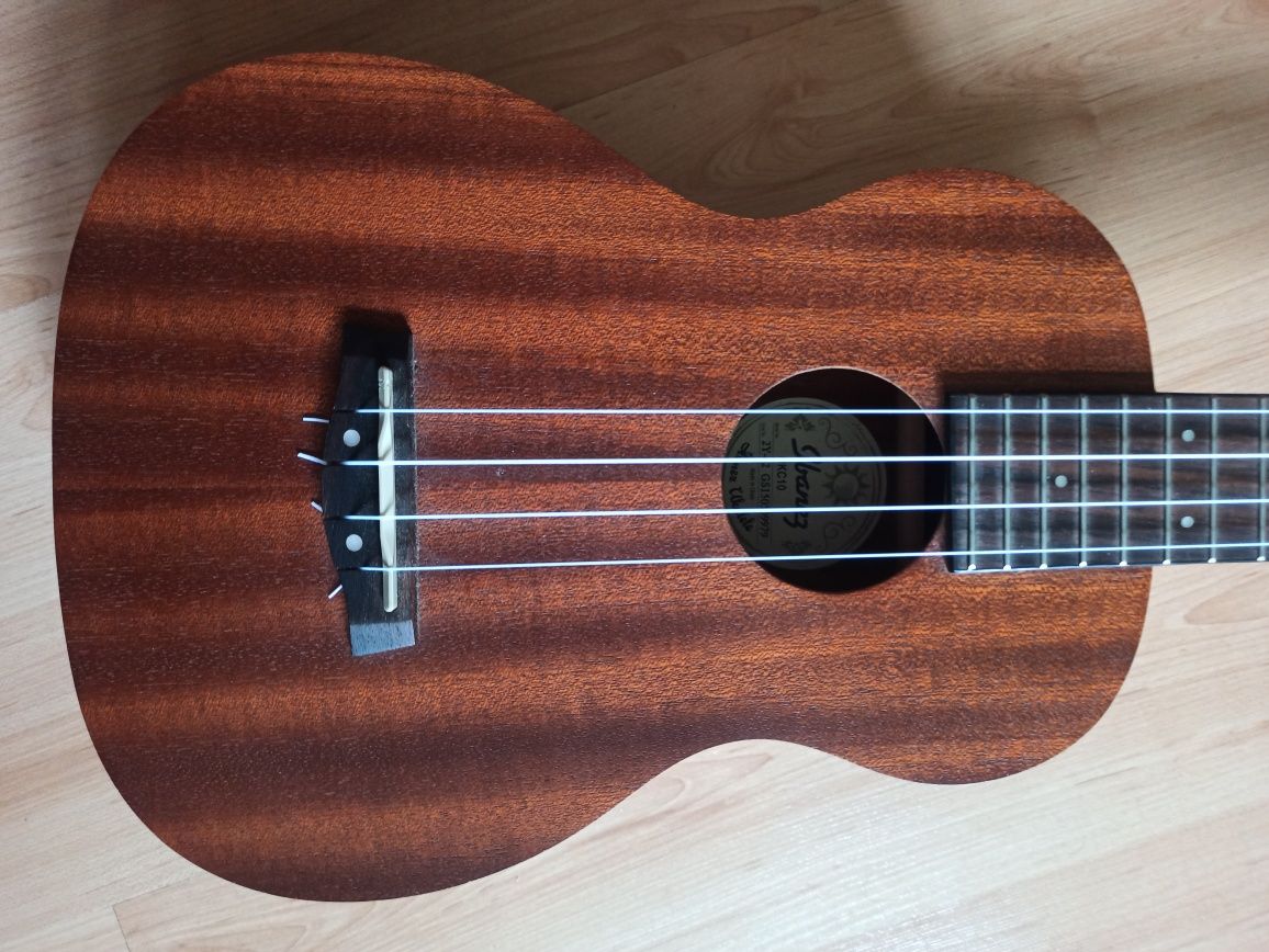 Ukulele Ibanez UKS10