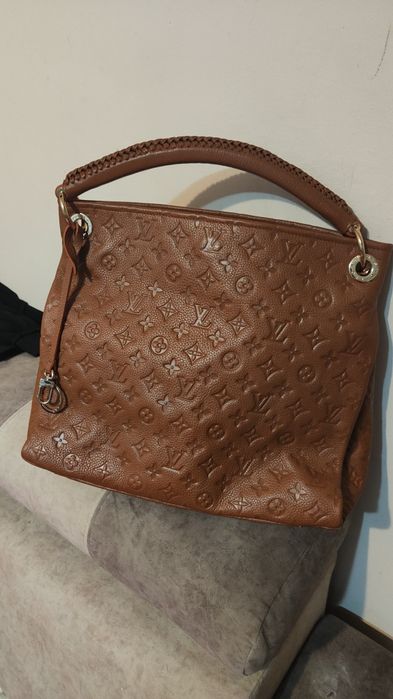 Piękna Torebka Louis Vuitton Artsy karmelowa