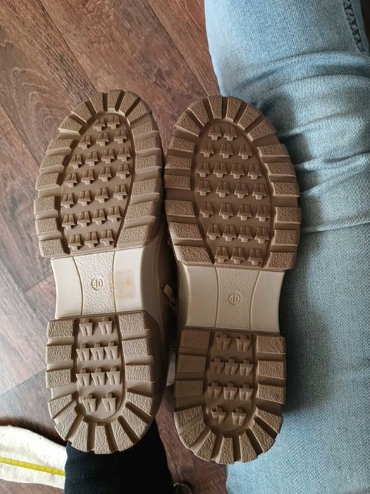 жіночі зимові ботинки 40 р