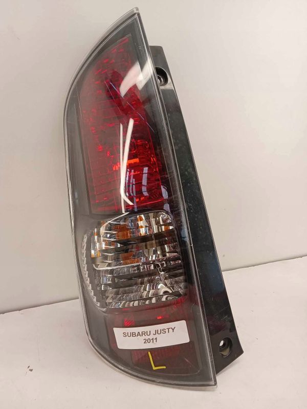 Lampa Lewa Tył Tylna Subaru Justy 07-11