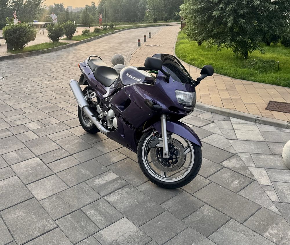 Kawasaki Ninja ZZR 400