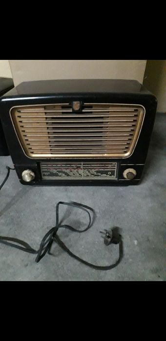 Rádio Antigo Philips (LER ANUNCIO)