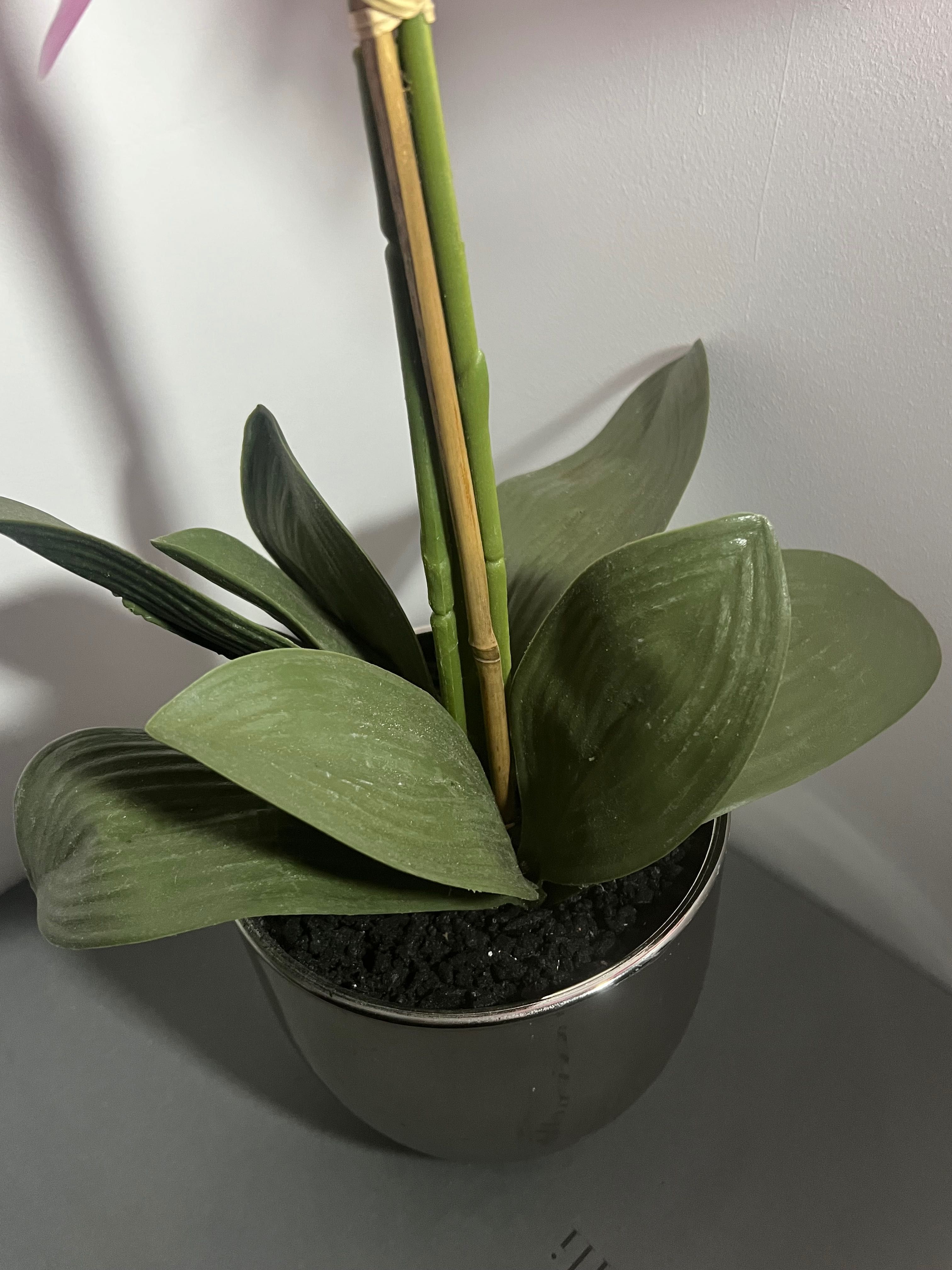 Storczyk orchidea sztuczny kwiatek w doniczce