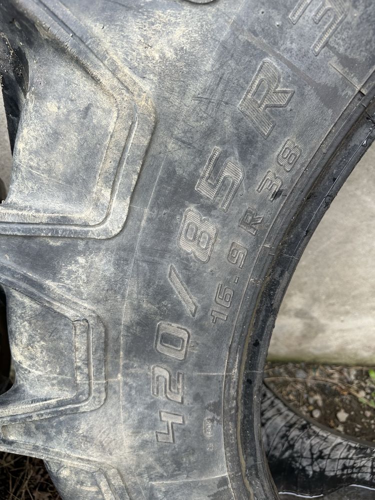 Opona 13.6 r380 420/85 r38