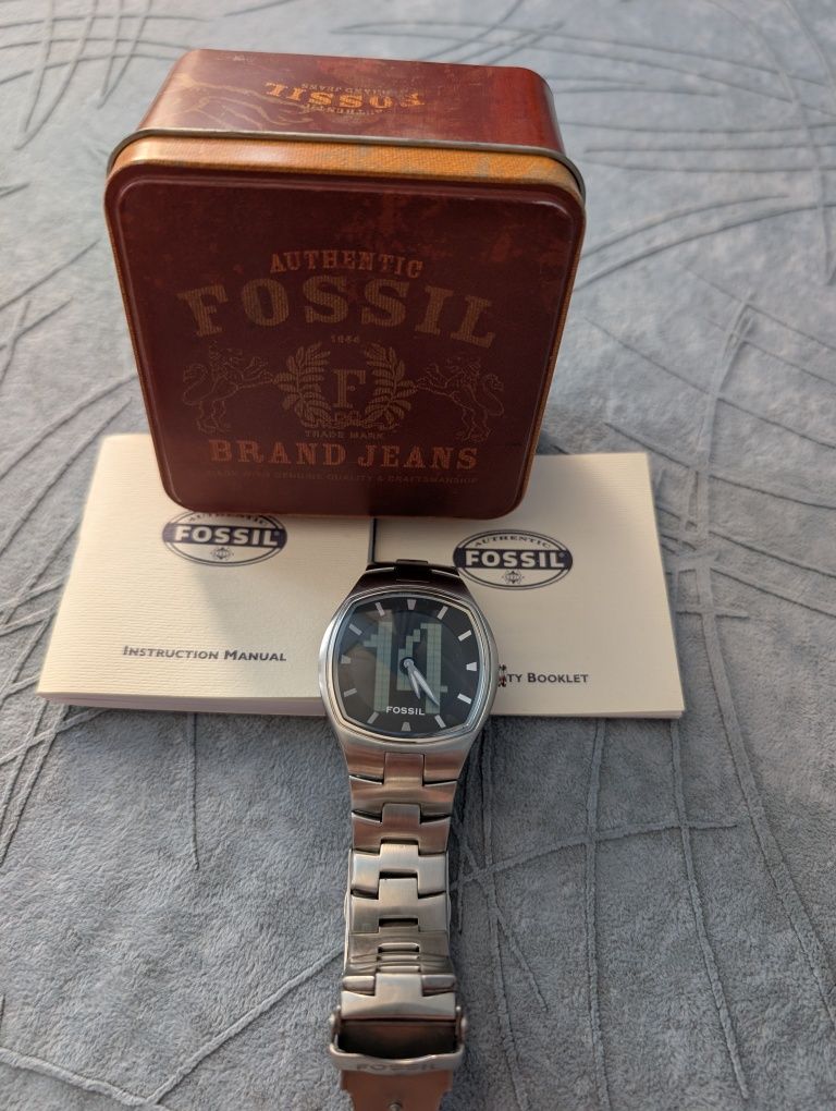 Часы Fossil Big Tic с анимацией
