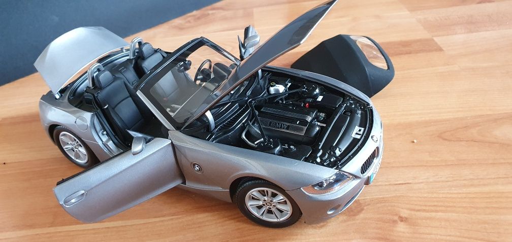 1:18 Kyosho BMW Z4