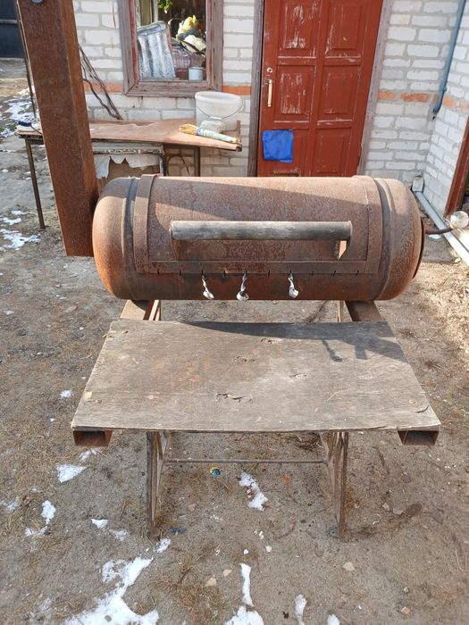 Мангал-коптильня с трубой