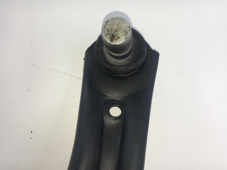 Важіль передньої підвіски нижній передній лівий CHEVROLET ORLANDO 2010