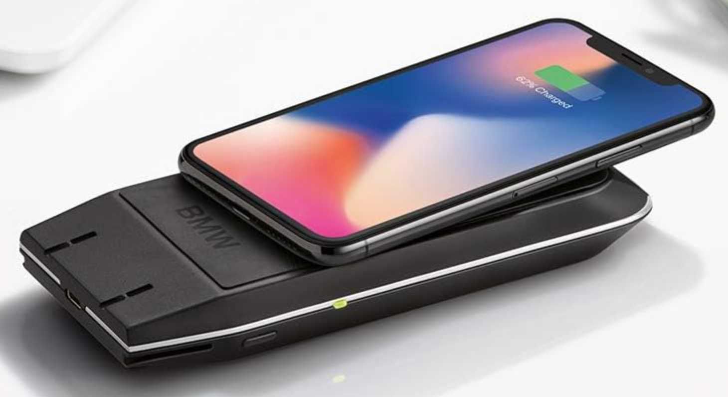 Powerbank BMW do bezprzewodowego ładowania w Cup Folder