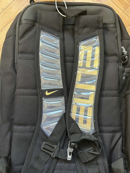 Plecak Nike Elite czarno–złoty
