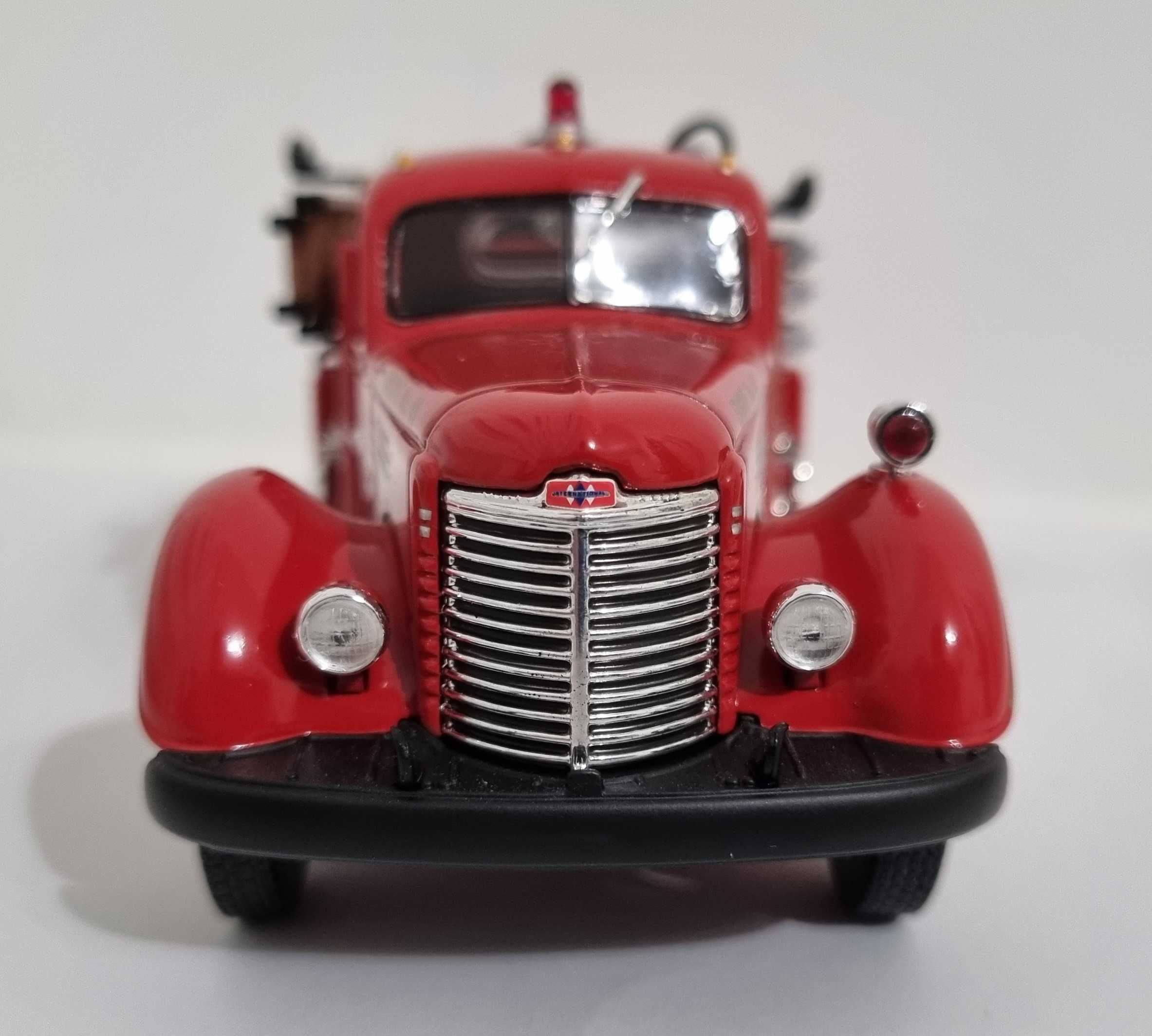 First Gear 1949 International Fire Truck 1:34 K-8 19-2761