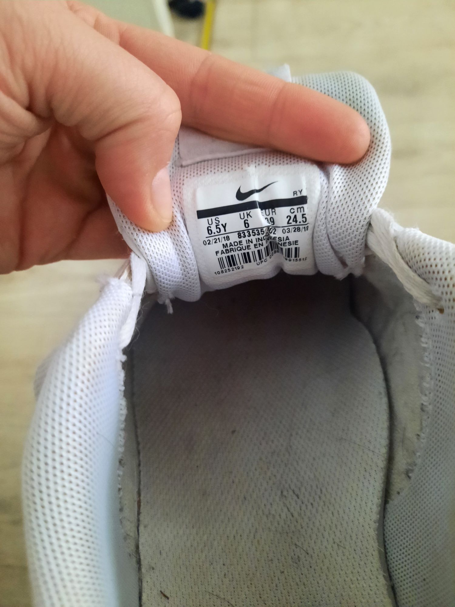Białe buty Nike 39