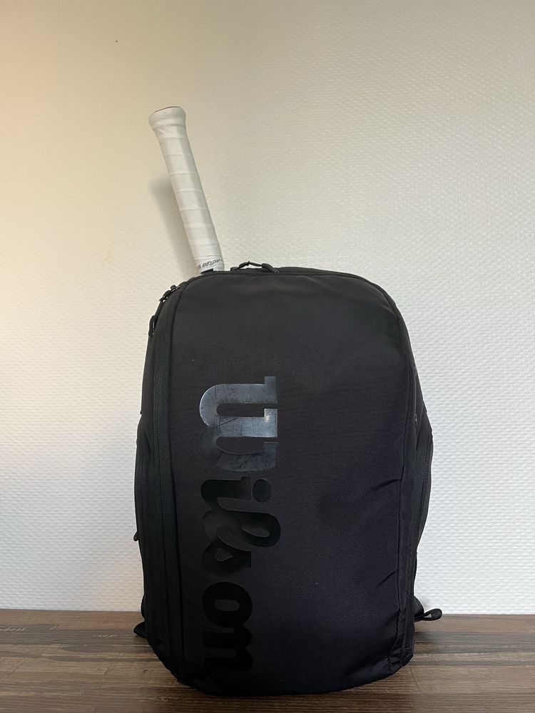 Conjunto Wilson: Raquete Clash 100 U 2 FS19 e Mochila Pro Staff