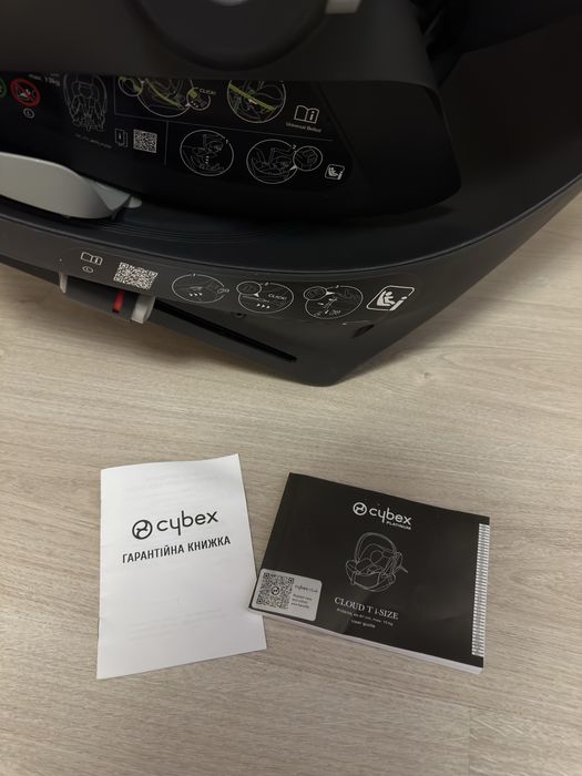 Автолюлька Cybex Cloud T Plus  та база  Cybex T